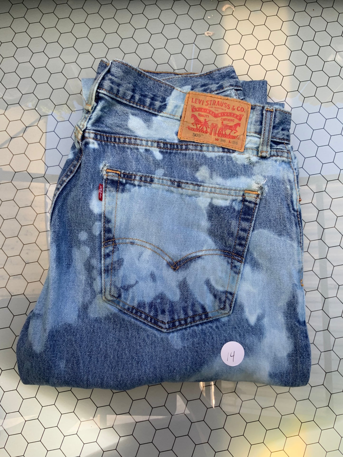 Blue Acid wash Levi’s Denim-505 36x34 - size 14