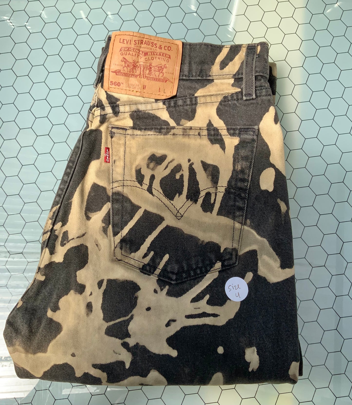 Black Acid wash Levi’s Denim- 560 30x30 -size 4