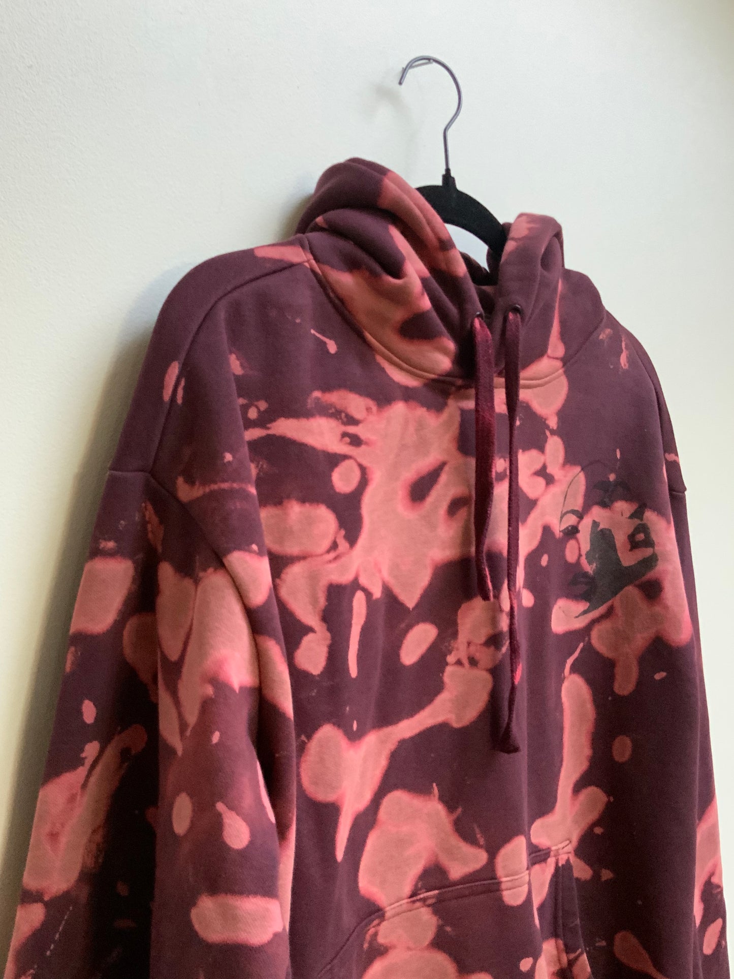 Beet acid wash logo hoodie