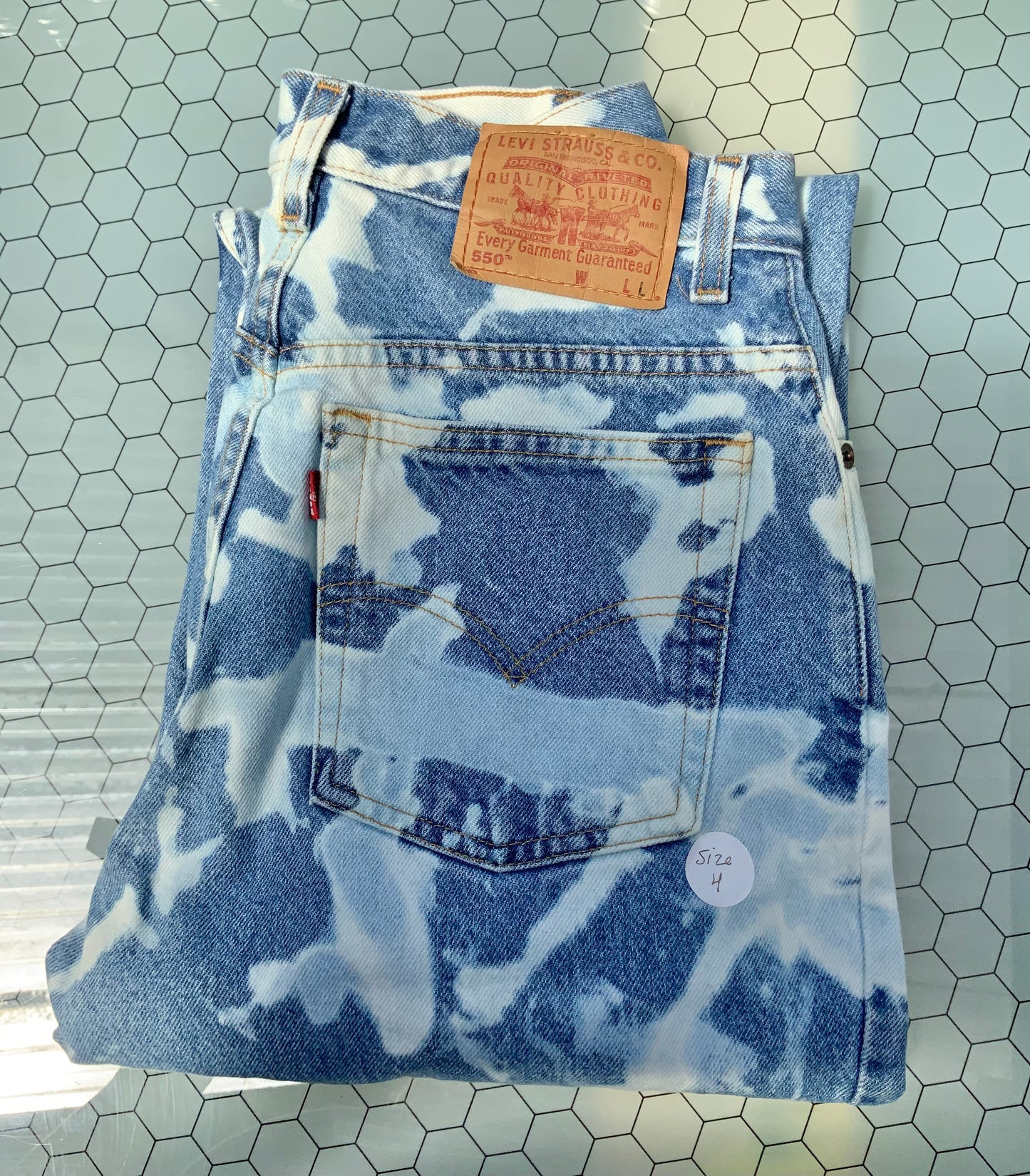 Blue Acid wash Levi’s Denim- 550 30x30 -size 4